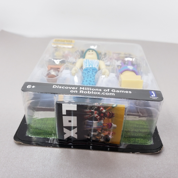 Roblox Neverland Lagoon Crown Collector Toy - Picture 2 of 6